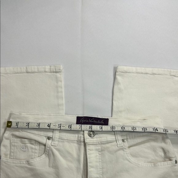 Gloria Vanderbilt Women's Straight Leg Jeans - White - Picture 5 of 7